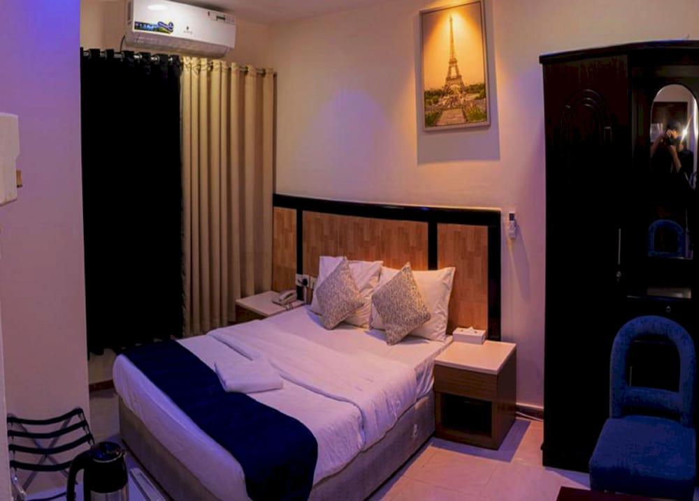 Sharjah Plaza Hotel
