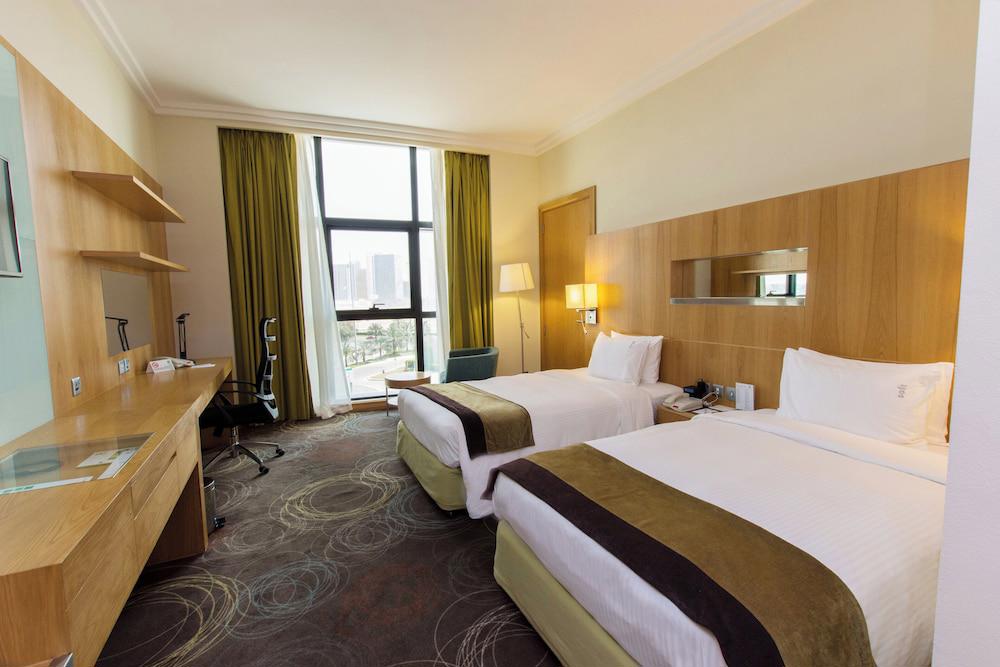 Holiday Inn Abu Dhabi