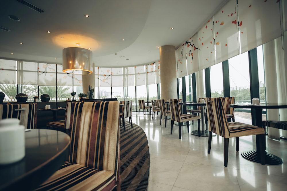 Holiday Inn Abu Dhabi