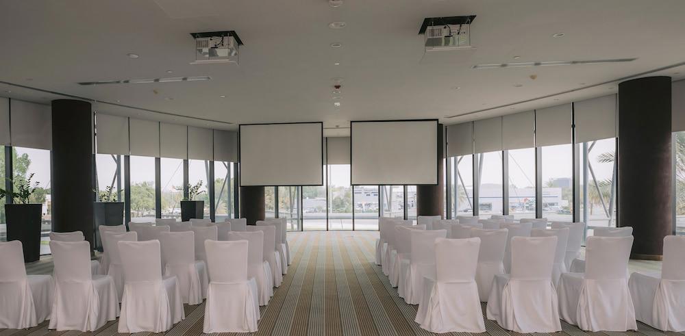 Holiday Inn Abu Dhabi