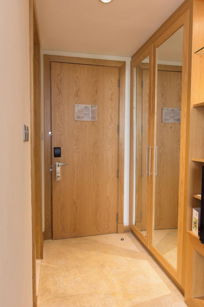 Holiday Inn Abu Dhabi