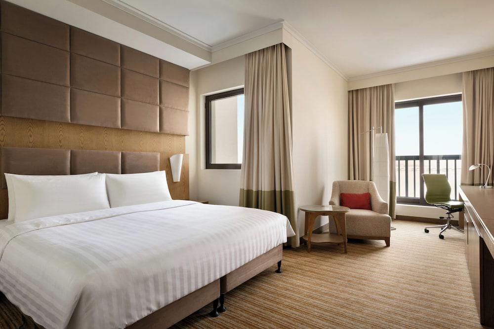 Traders Hotel Qaryat Al Beri