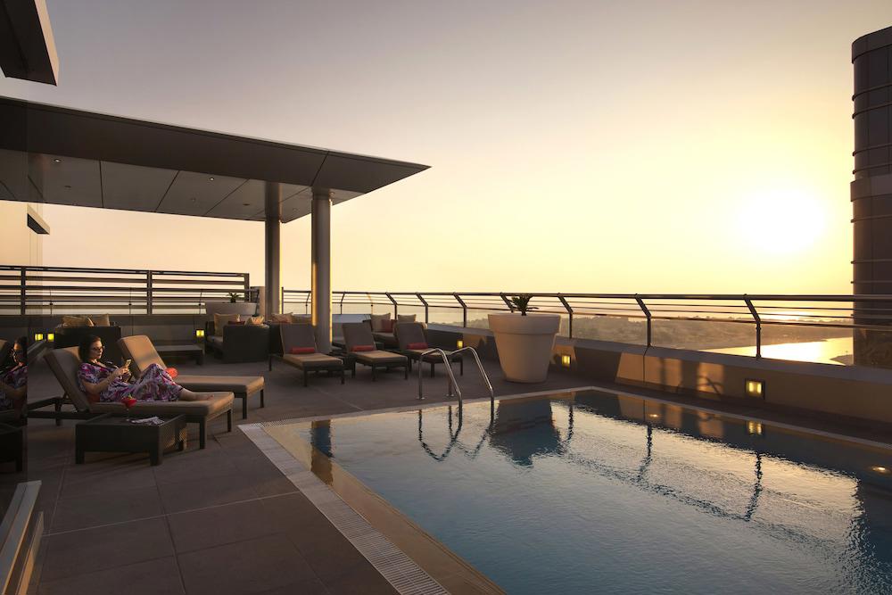 Centro Capital Centre by Rotana Hotel
