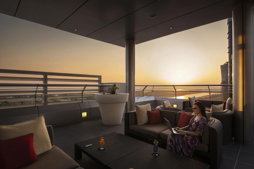 Centro Capital Centre by Rotana Hotel