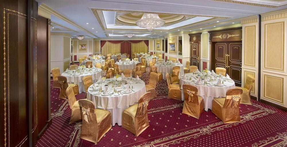 Royal Rose Hotel