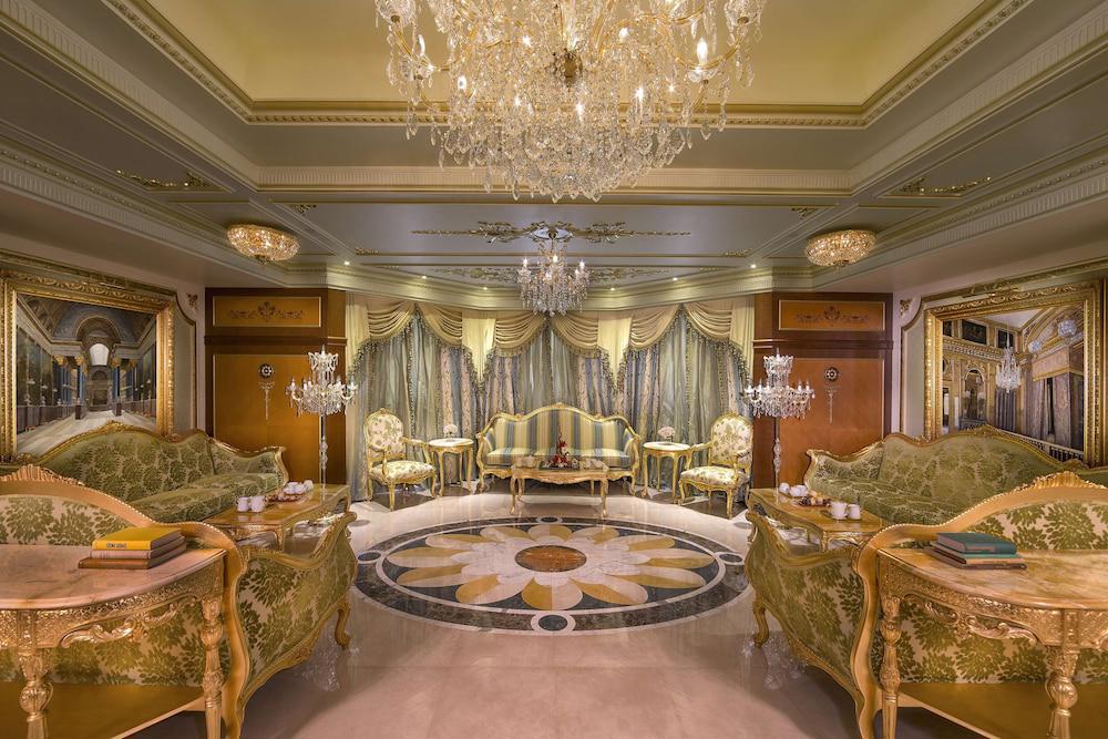 Royal Rose Hotel