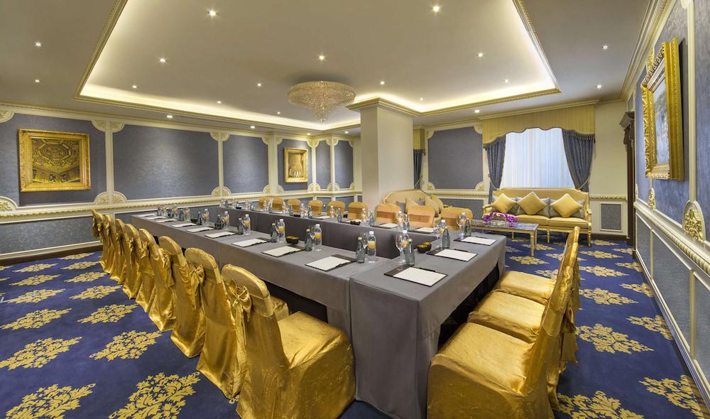 Royal Rose Hotel
