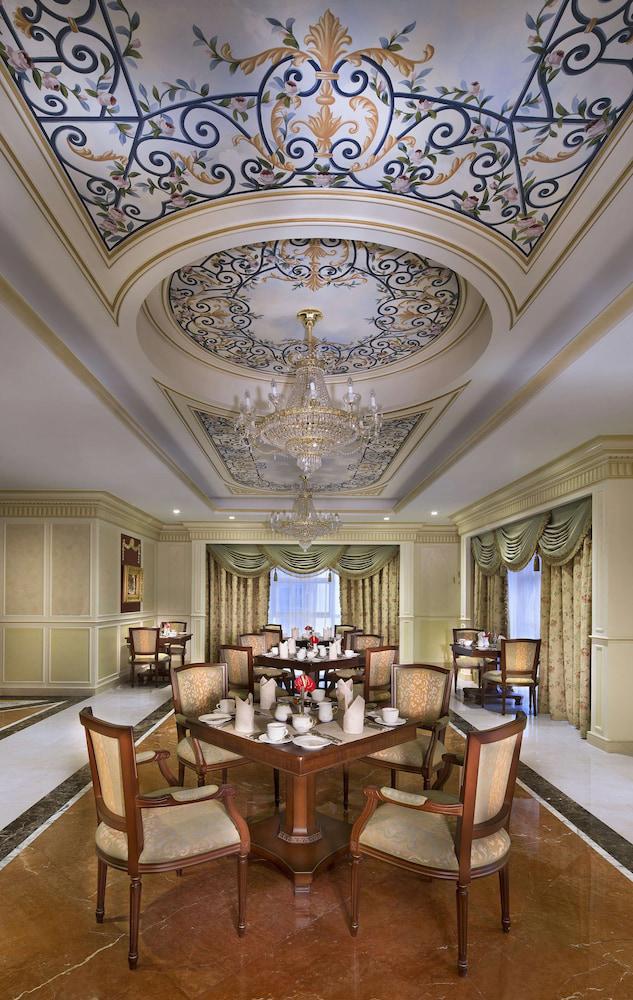 Royal Rose Hotel