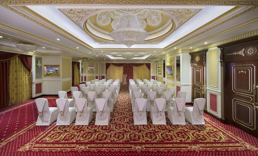 Royal Rose Hotel