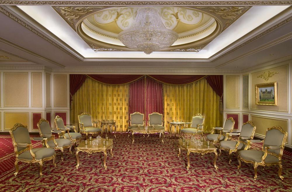 Royal Rose Hotel