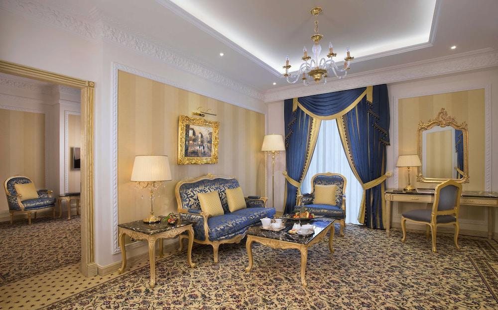 Royal Rose Hotel