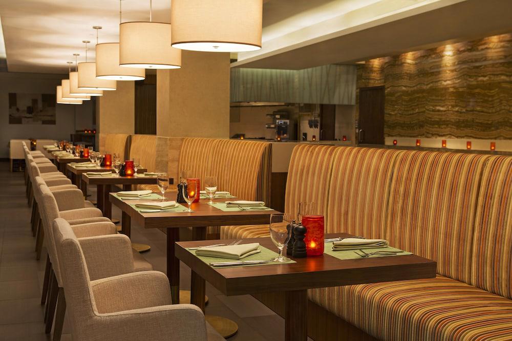 Doubletree By Hilton Hotel & Residences Dubai Al Barsha
