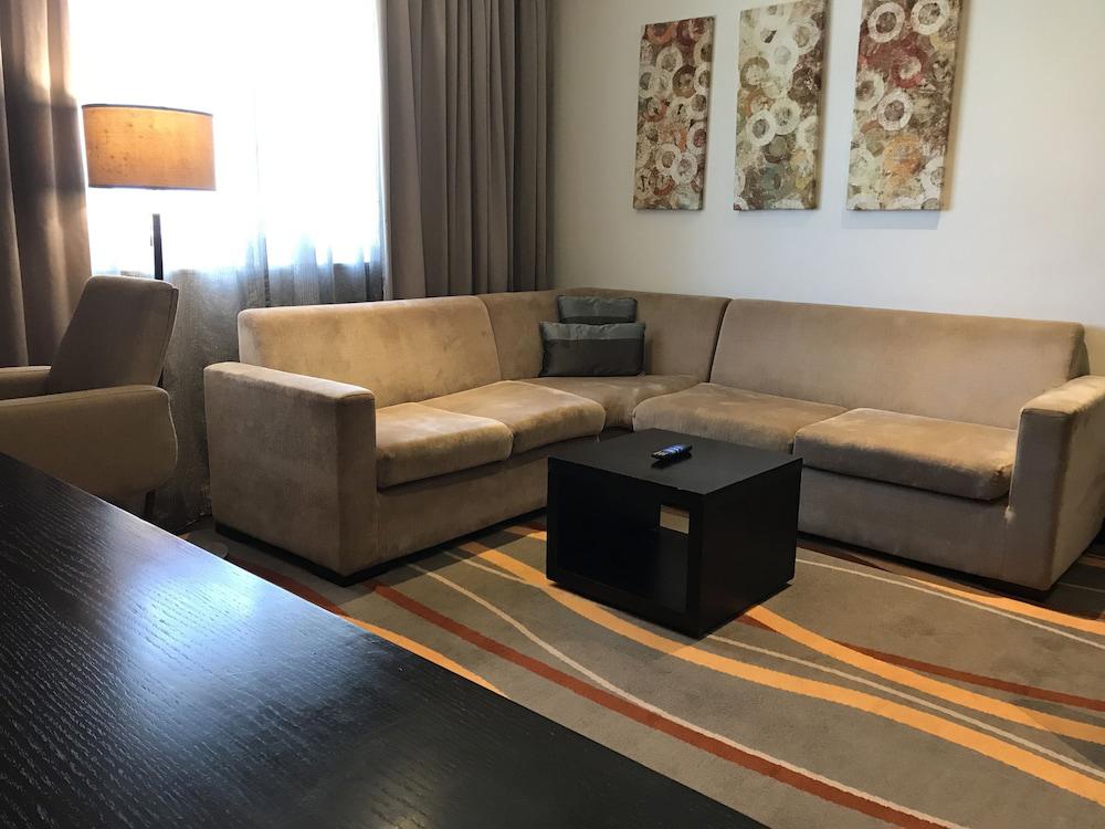 Doubletree By Hilton Hotel & Residences Dubai Al Barsha