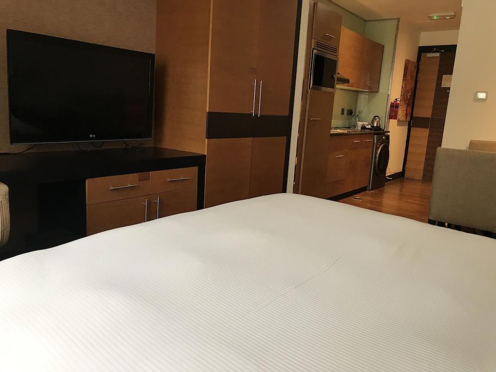 Doubletree By Hilton Hotel & Residences Dubai Al Barsha