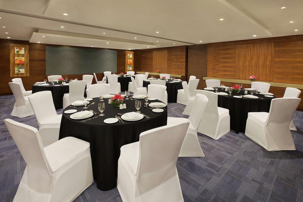 Doubletree By Hilton Hotel & Residences Dubai Al Barsha