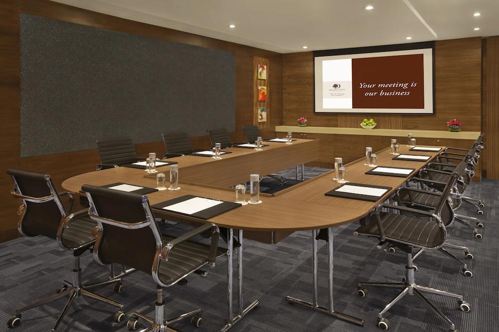 Doubletree By Hilton Hotel & Residences Dubai Al Barsha