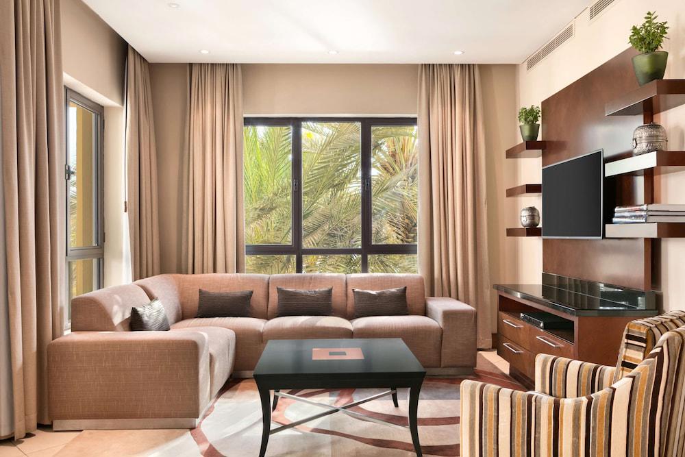 Shangri La Qaryat Al Beri