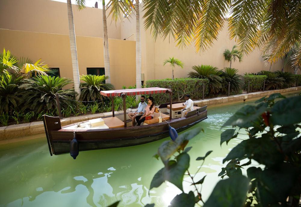 Shangri La Qaryat Al Beri