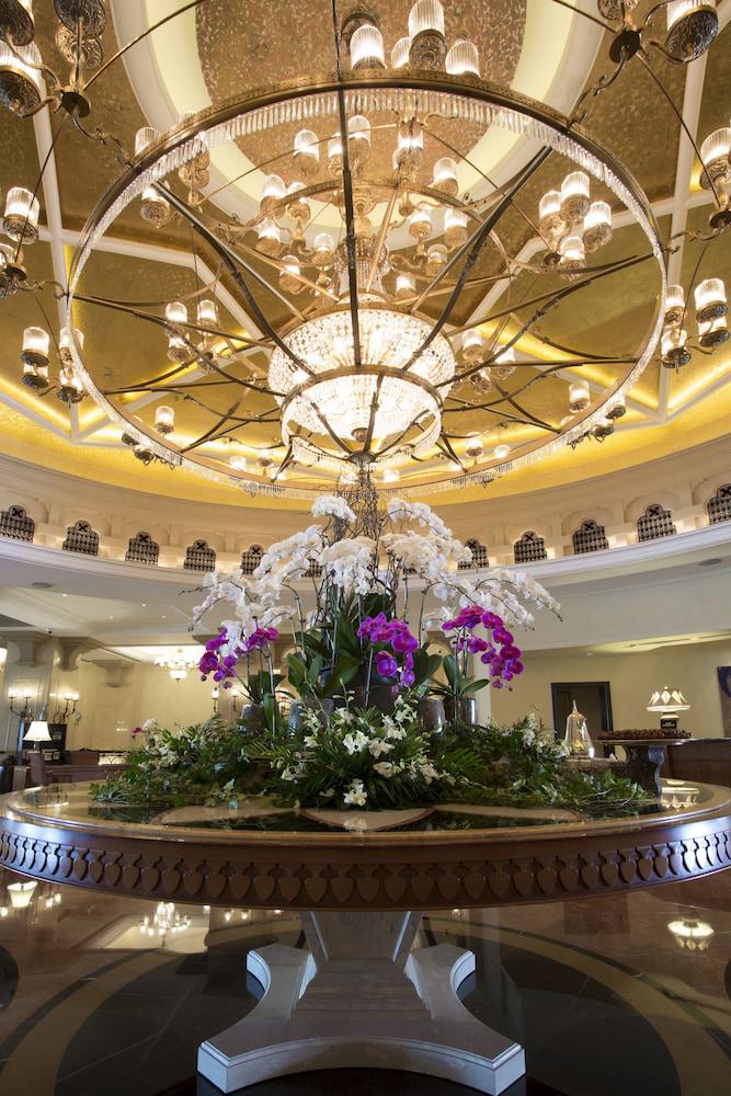 Shangri La Qaryat Al Beri