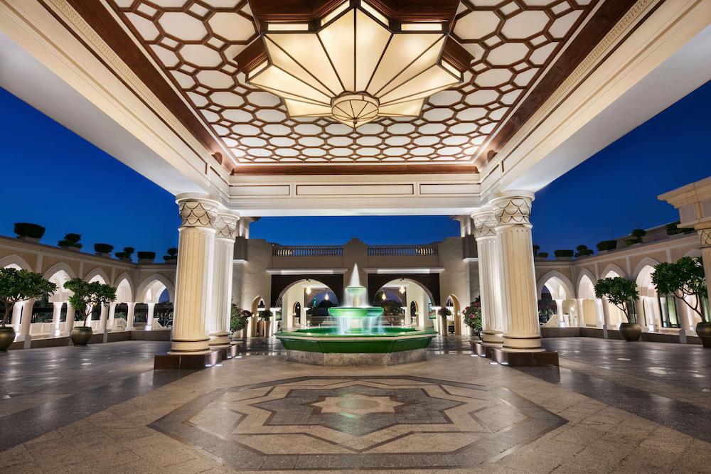 Shangri La Qaryat Al Beri