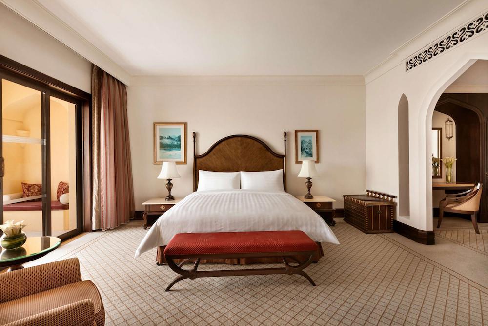 Shangri La Qaryat Al Beri