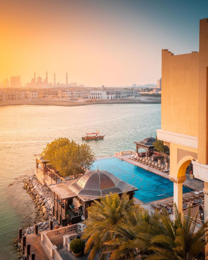 Shangri La Qaryat Al Beri