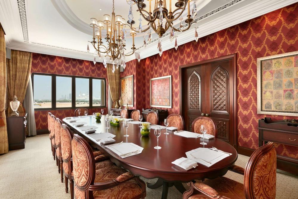 Shangri La Qaryat Al Beri