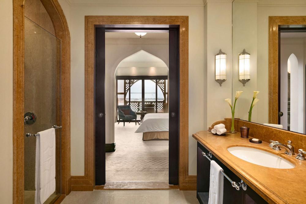 Shangri La Qaryat Al Beri