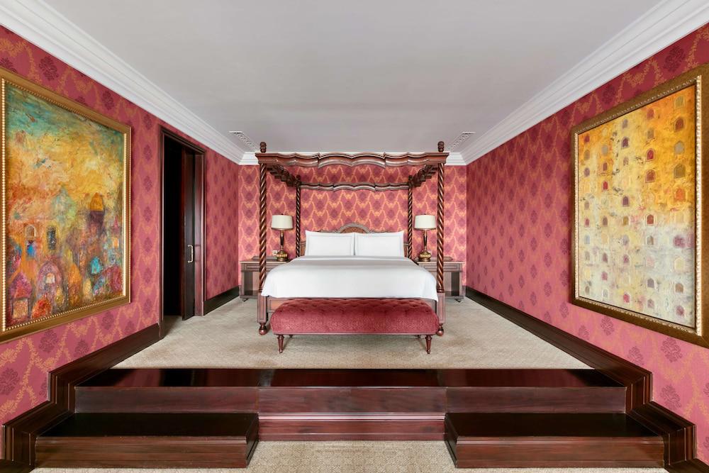 Shangri La Qaryat Al Beri