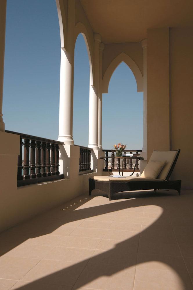 Shangri La Qaryat Al Beri