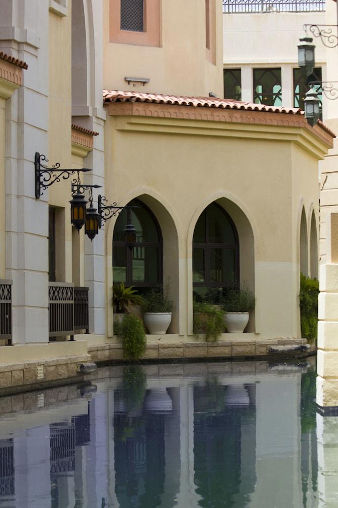 Shangri La Qaryat Al Beri