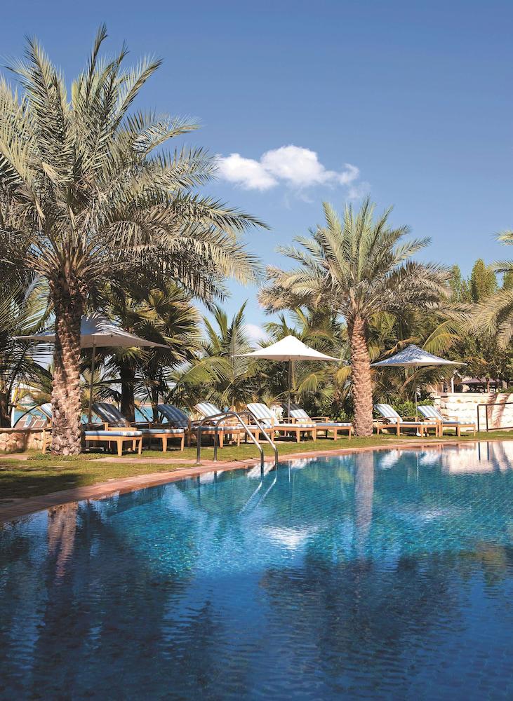 Shangri La Qaryat Al Beri