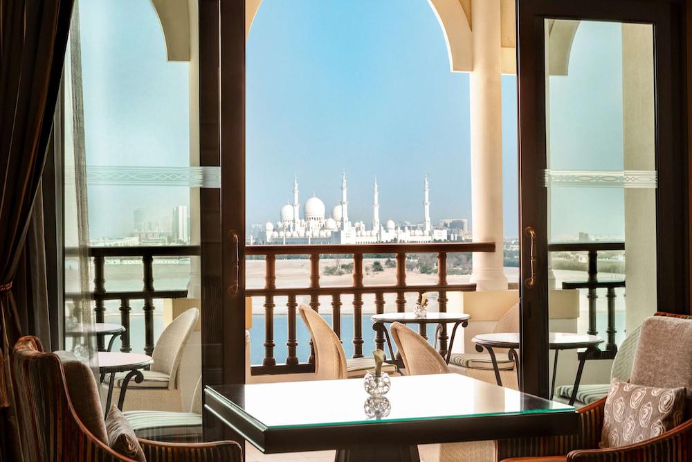 Shangri La Qaryat Al Beri