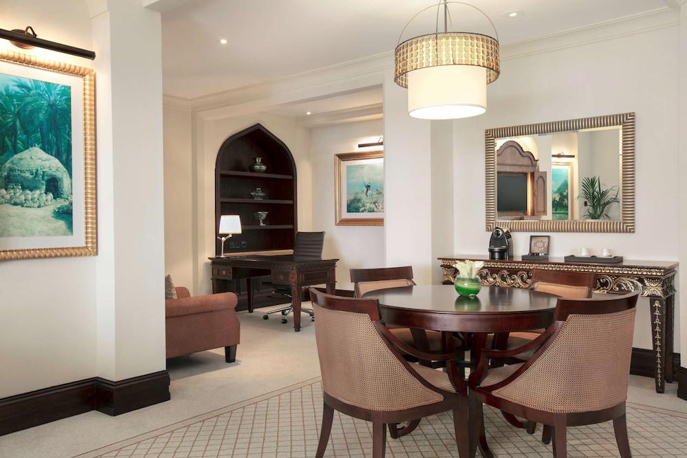 Shangri La Qaryat Al Beri