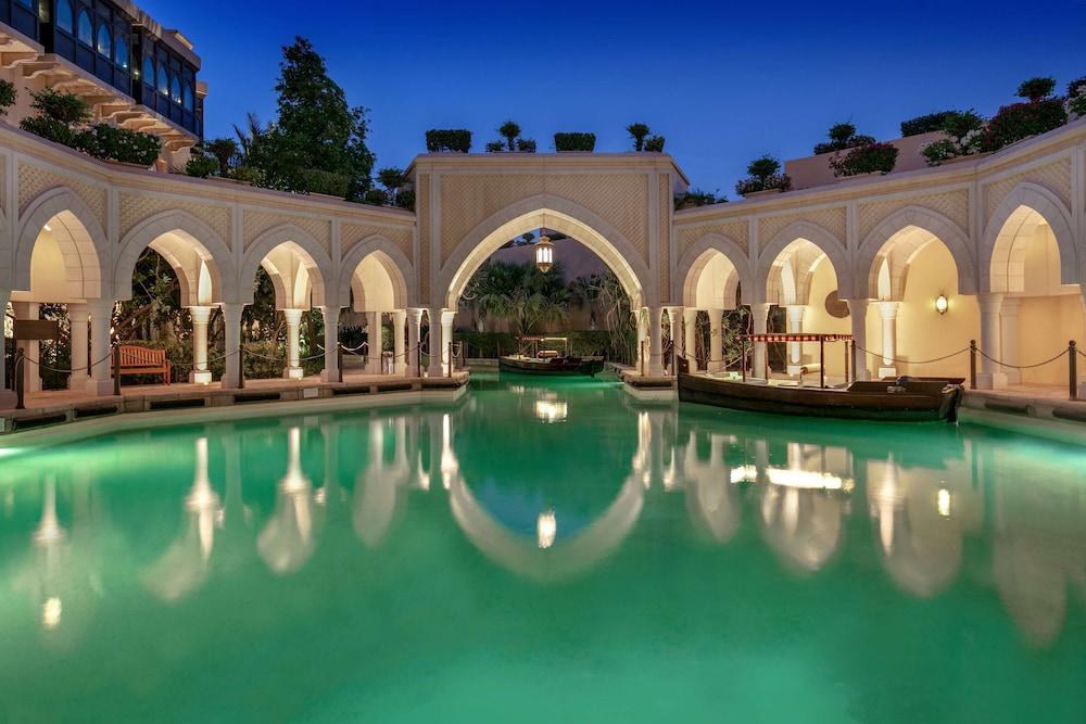 Shangri La Qaryat Al Beri