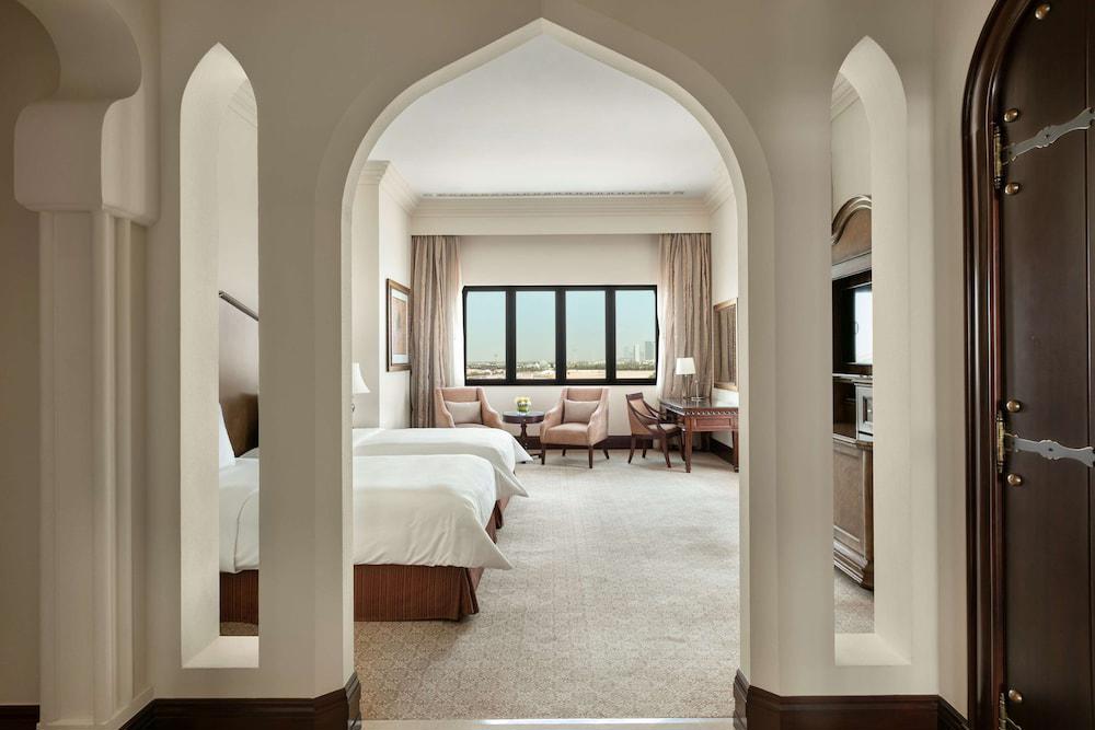 Shangri La Qaryat Al Beri