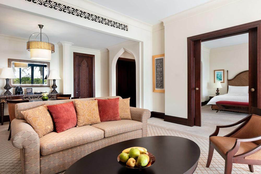 Shangri La Qaryat Al Beri