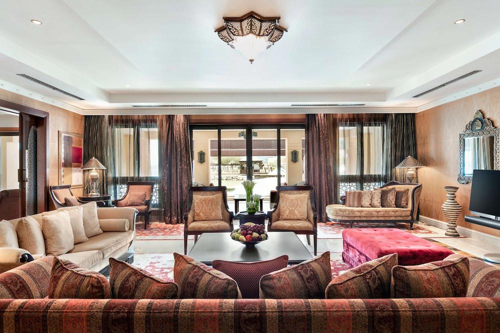 Shangri La Qaryat Al Beri
