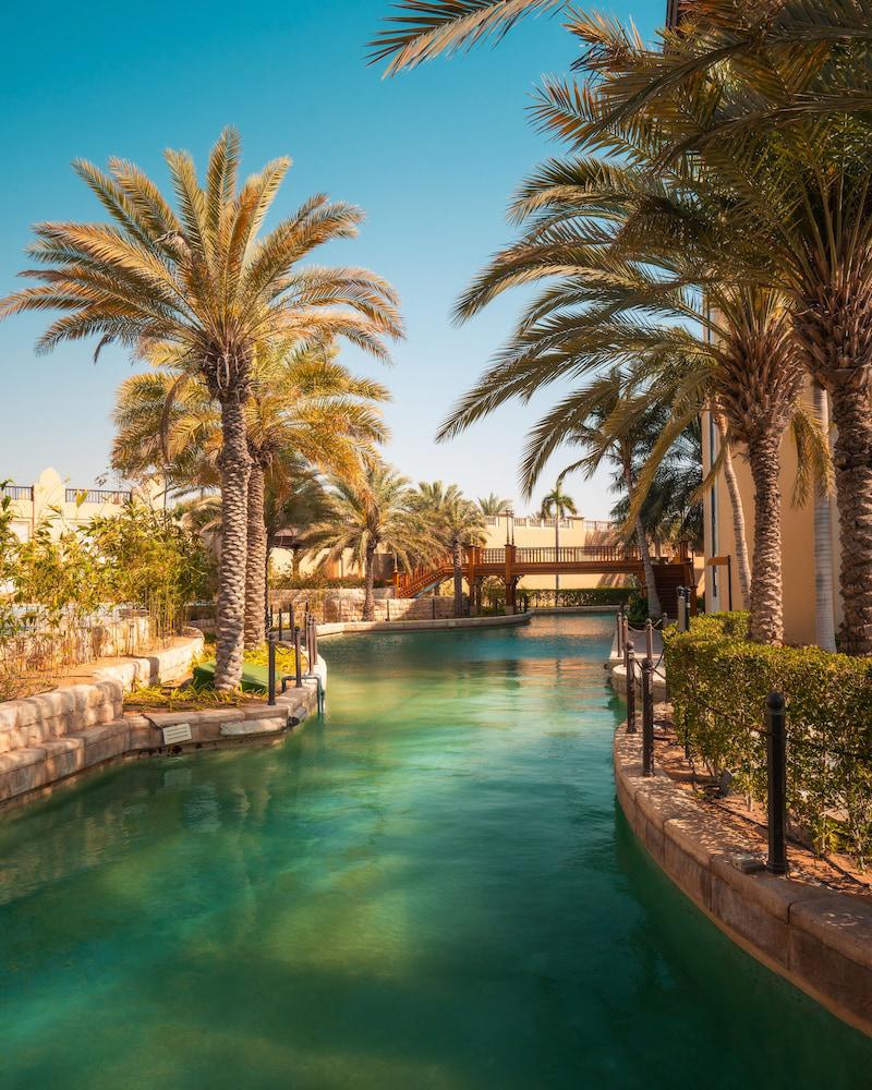 Shangri La Qaryat Al Beri