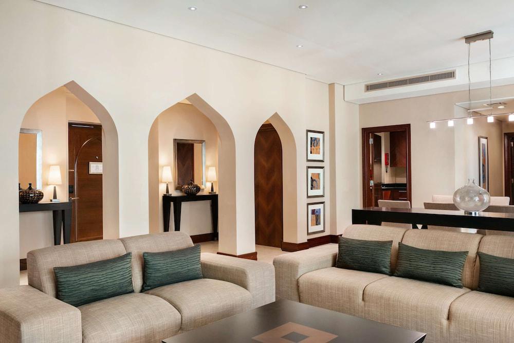 Shangri La Qaryat Al Beri