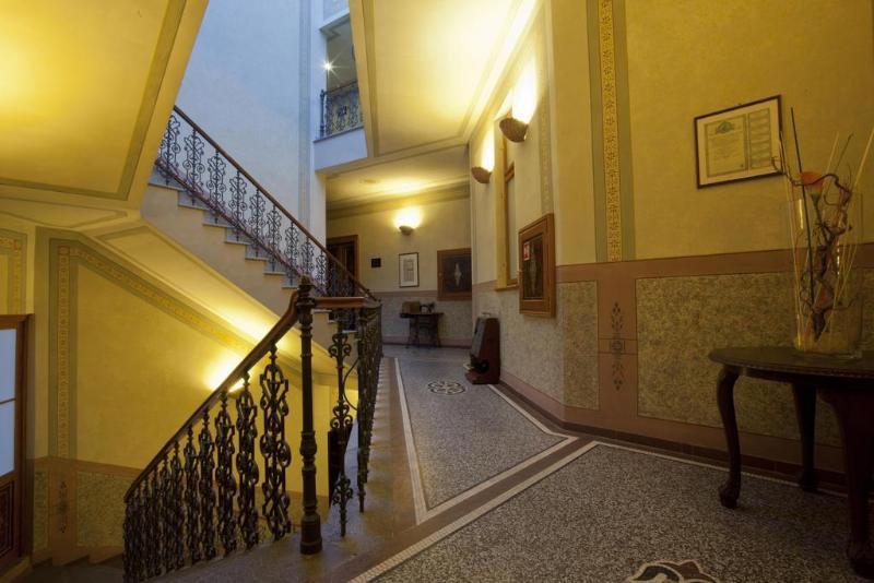 Deminka Palace