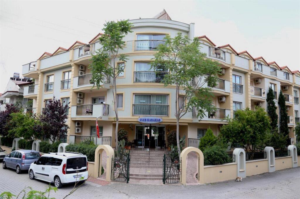 Club Karakas