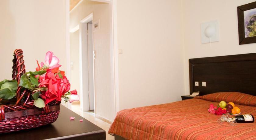 Paradise Apartments & Studios