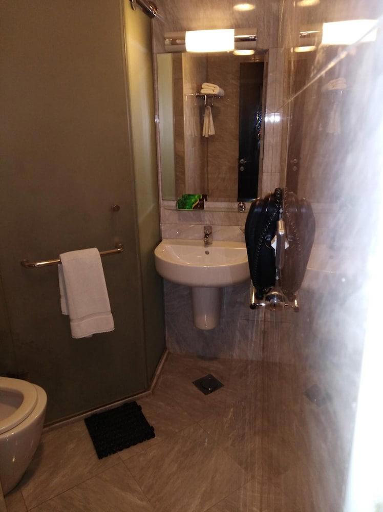 Paragon Hotel Apartments