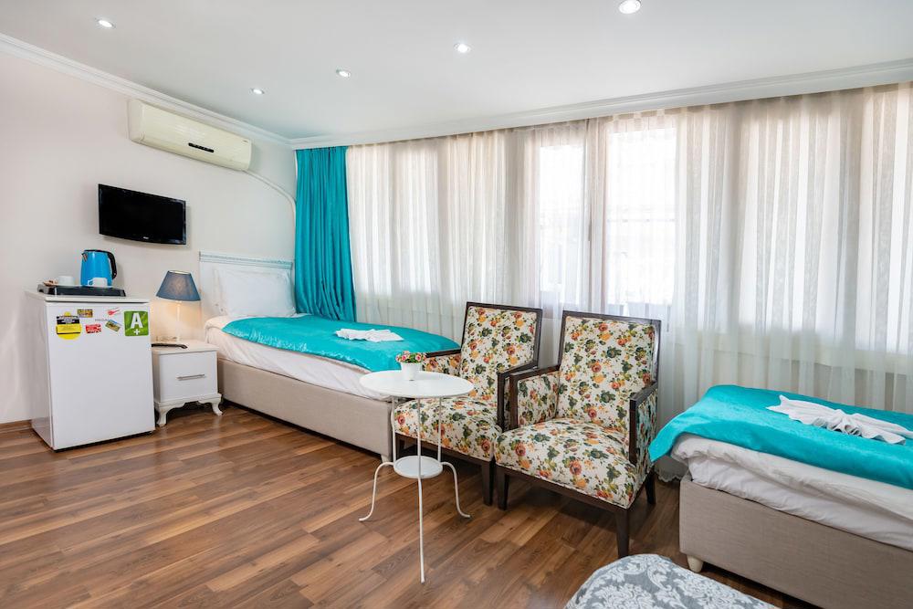 Merot Suites