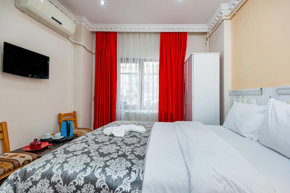 Merot Suites