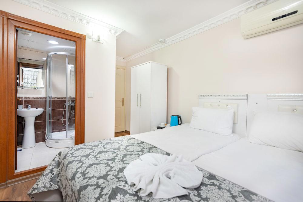 Merot Suites