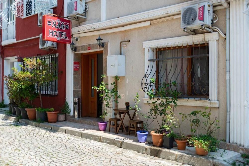 Merot Suites