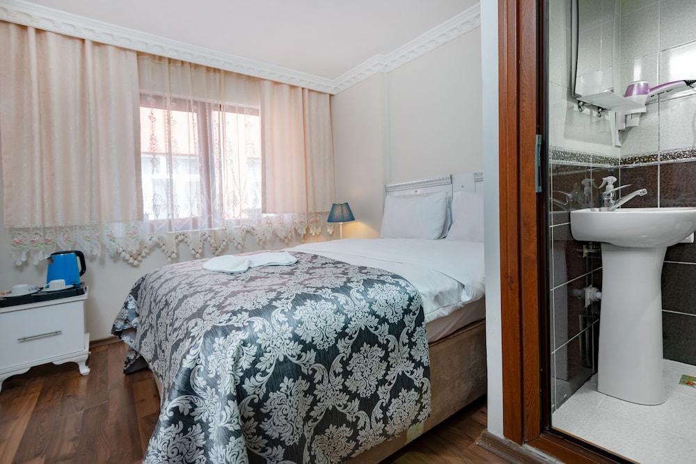 Merot Suites