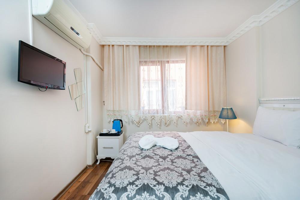 Merot Suites